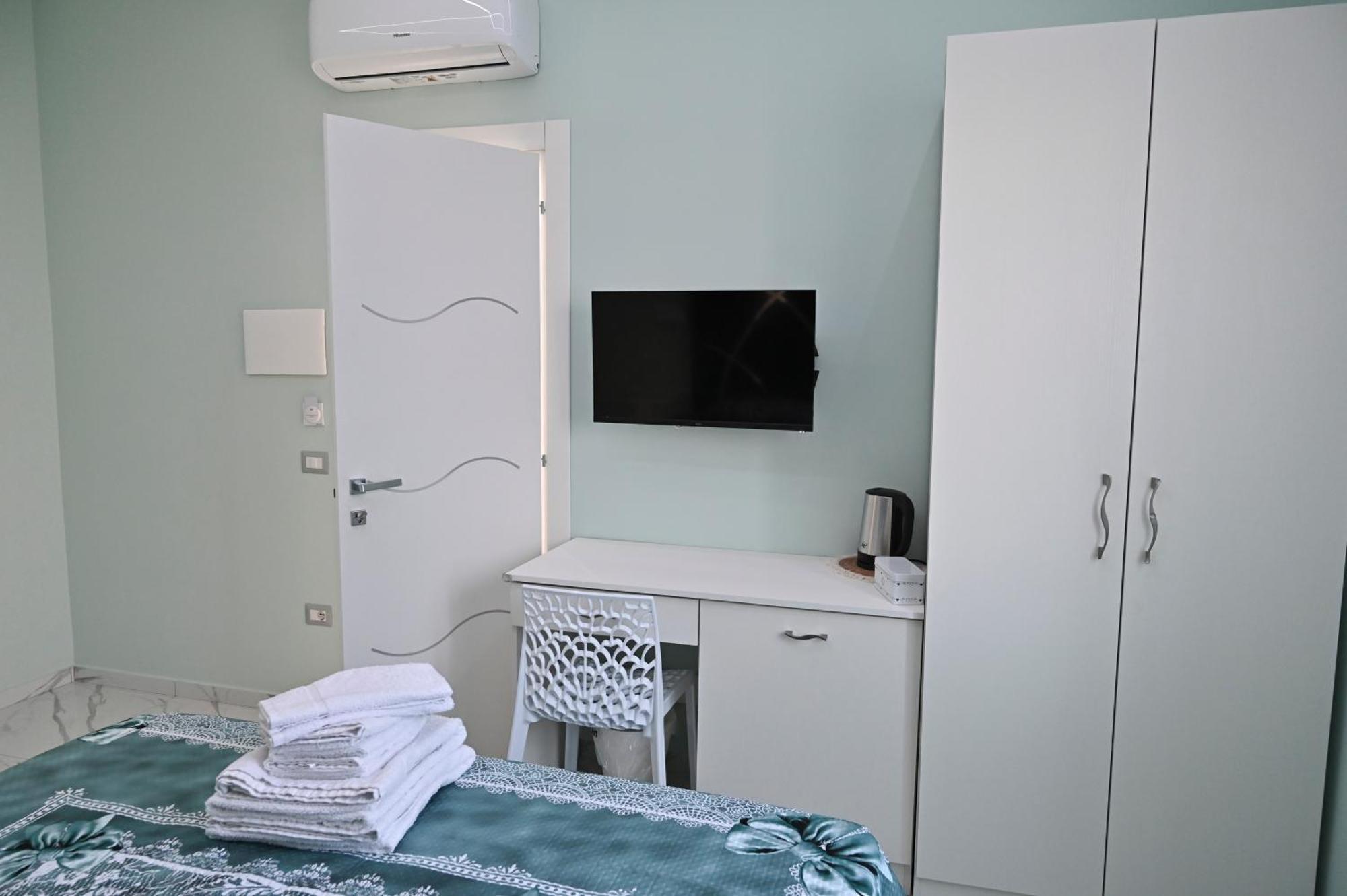 Bebsantaniellohouse1 Bed and Breakfast Napoli Eksteriør billede
