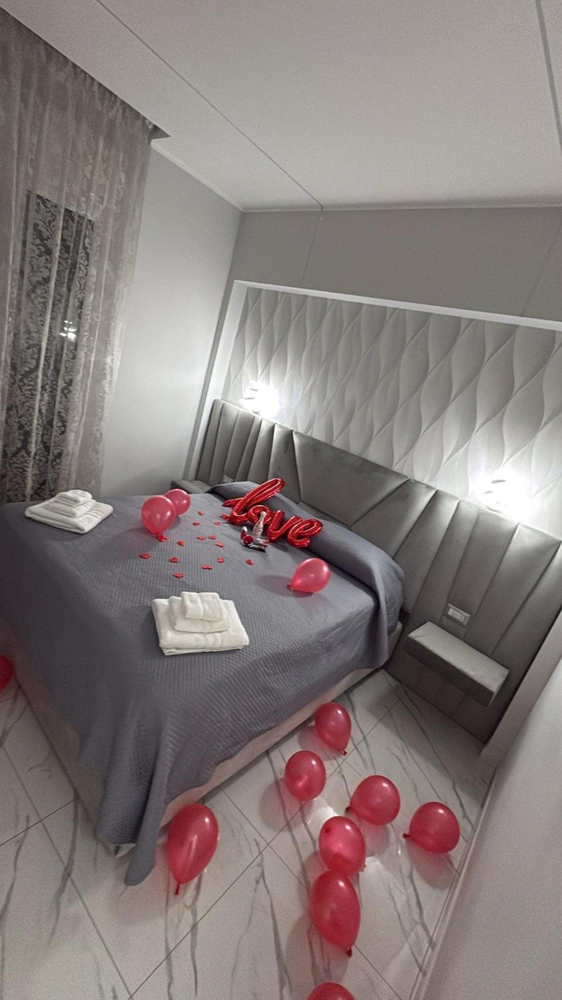 Bebsantaniellohouse1 Bed and Breakfast Napoli Eksteriør billede